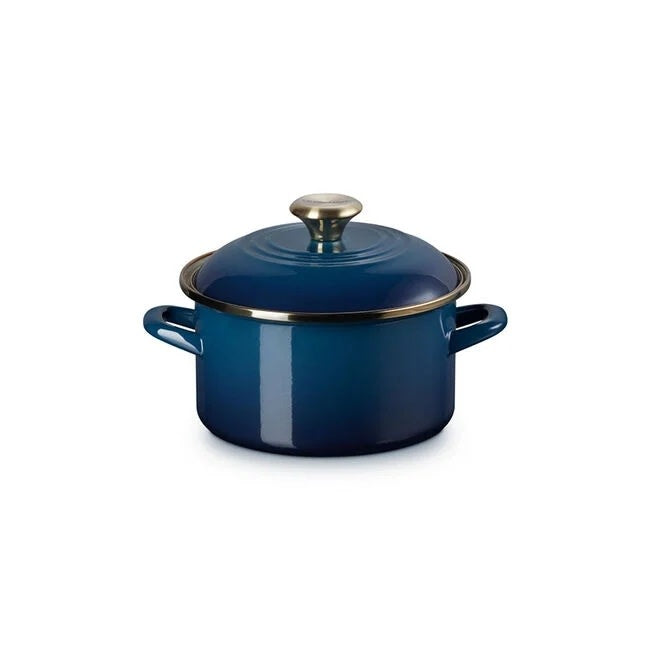 Petite Stockpot - Oyster - 3.8 qt | Le Creuset